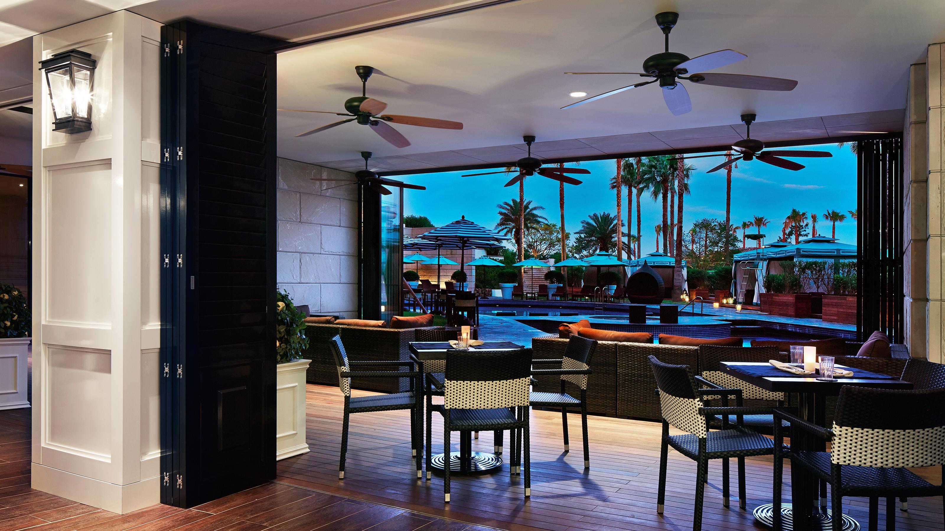 Kensington Jeju Hotel Bagian luar foto The Bar at The Shorebird