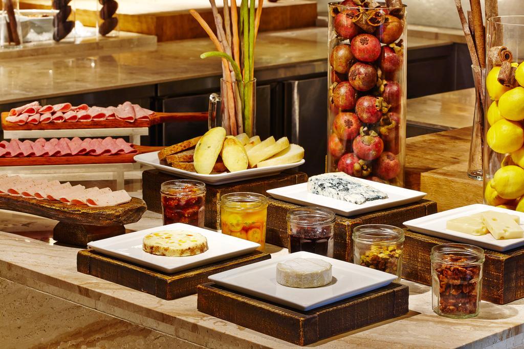 Kensington Jeju Hotel Bagian luar foto A cheese platter