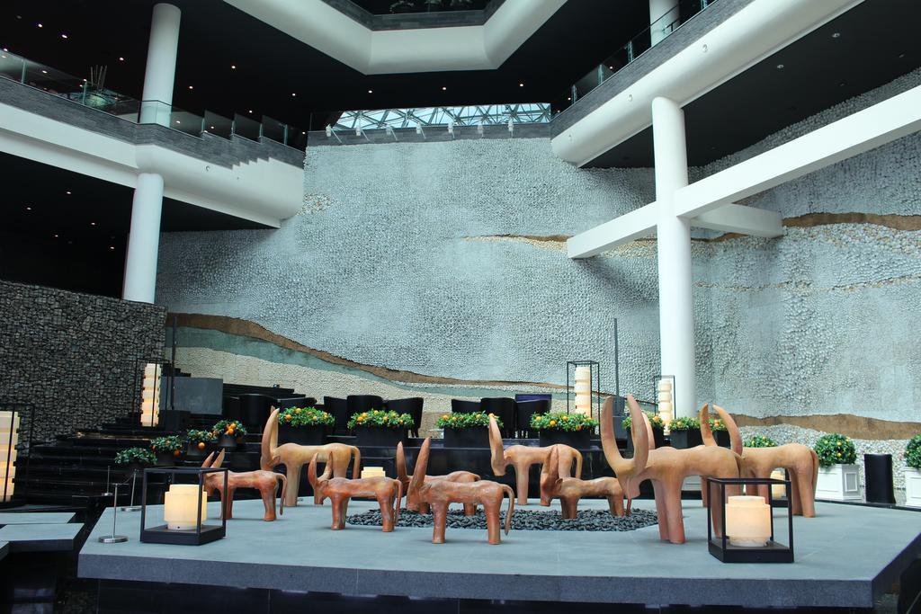 Kensington Jeju Hotel Bagian luar foto The lobby of the hotel