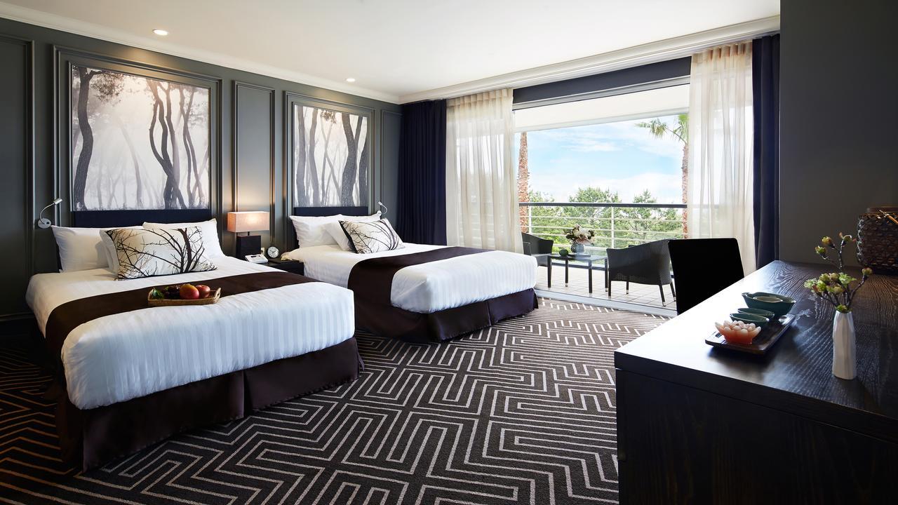 Kensington Jeju Hotel Bagian luar foto Deluxe Oceanfront