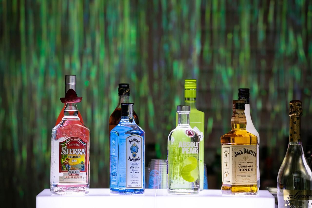 Kensington Jeju Hotel Bagian luar foto Sierra Tequila, G'Vine, Tanqueray, and Jack Daniel's