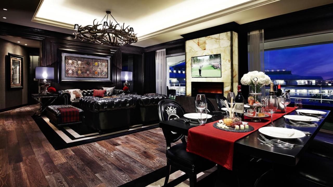 Kensington Jeju Hotel Bagian luar foto The interior of the 1000-square-metre (1,100-sq yd) penthouse