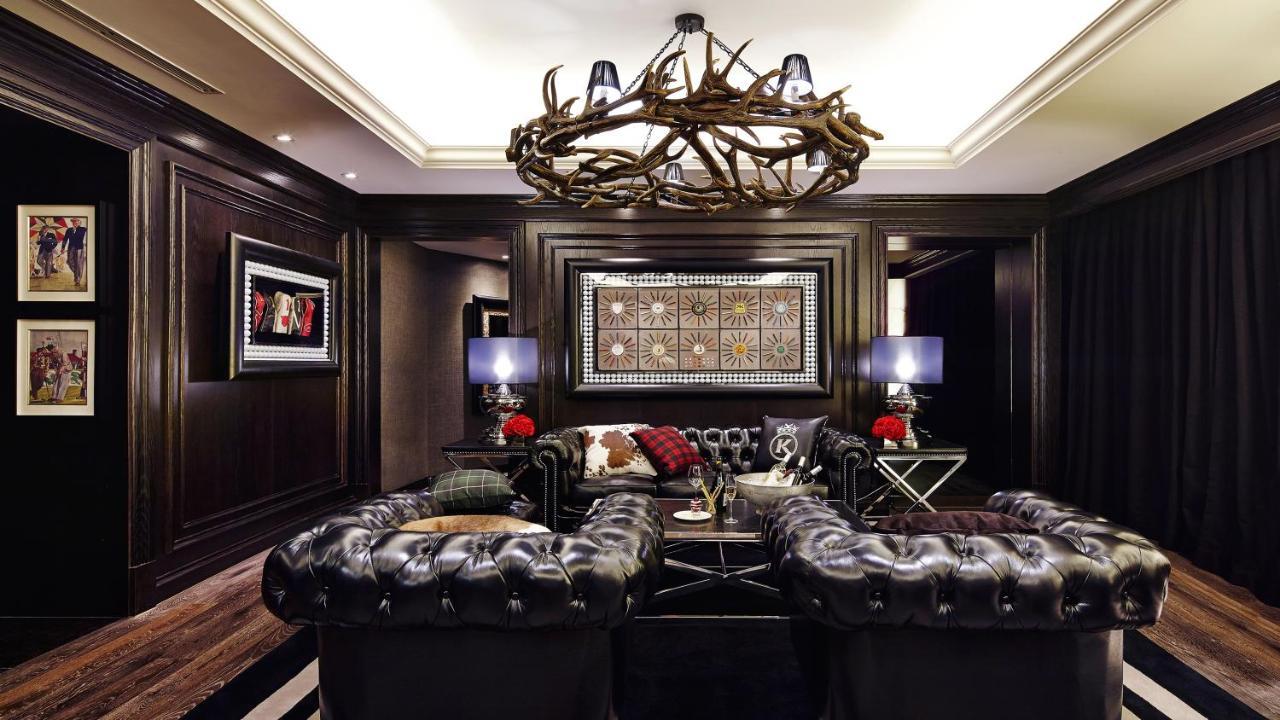 Kensington Jeju Hotel Bagian luar foto The interior of the club