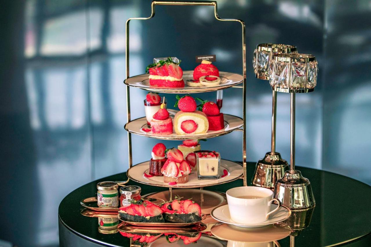 Kensington Jeju Hotel Bagian luar foto Afternoon tea at the Mandarin Oriental, Hong Kong